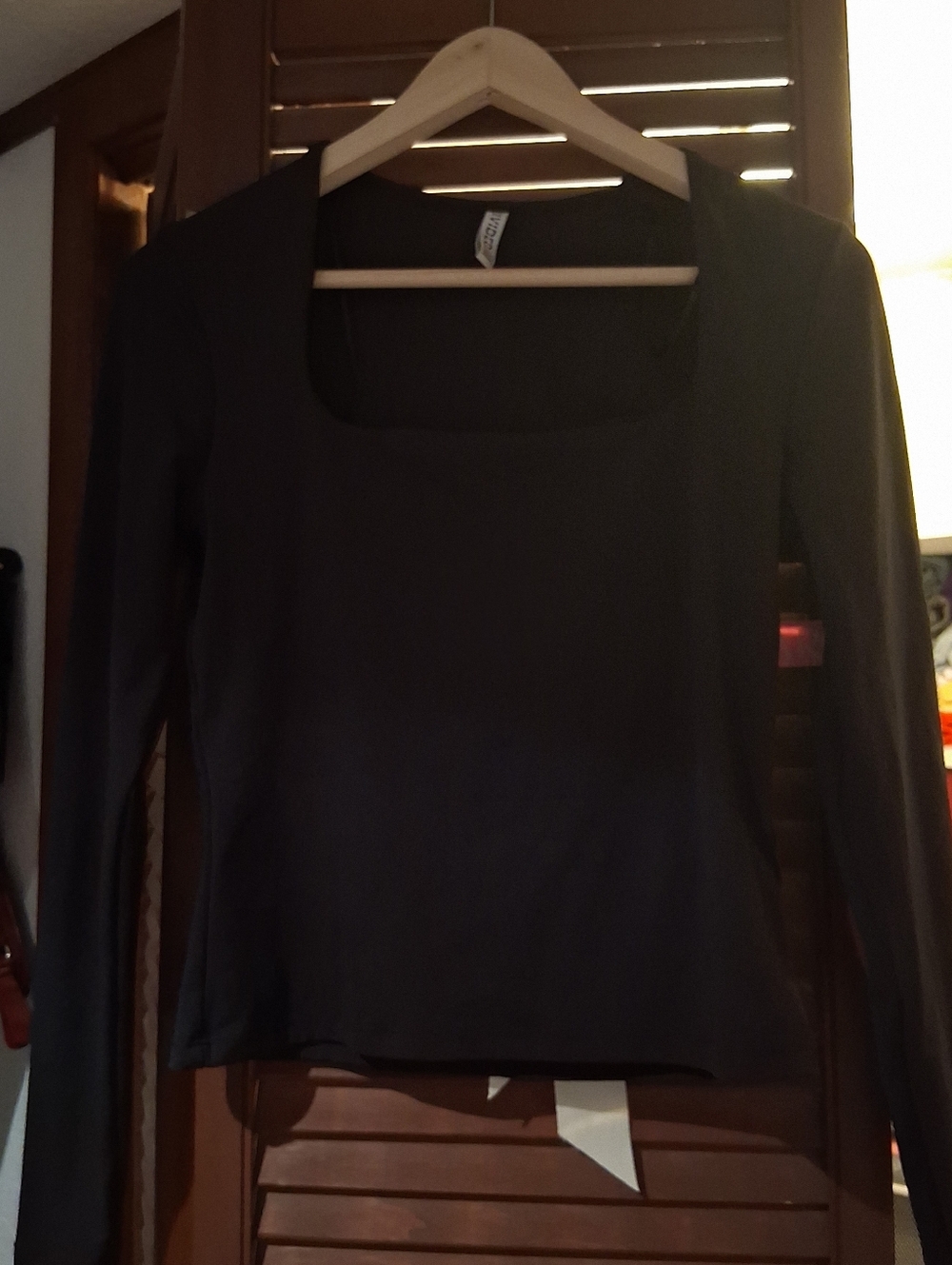 H&M Black Long-Sleeve Square Neck
